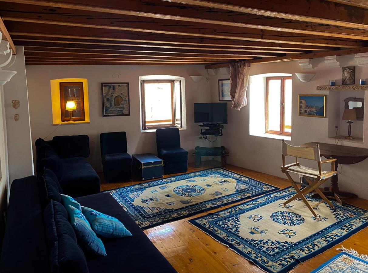 Charming Bohemian House In Perastヴィラ エクステリア 写真