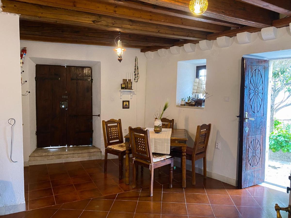 Charming Bohemian House In Perastヴィラ エクステリア 写真