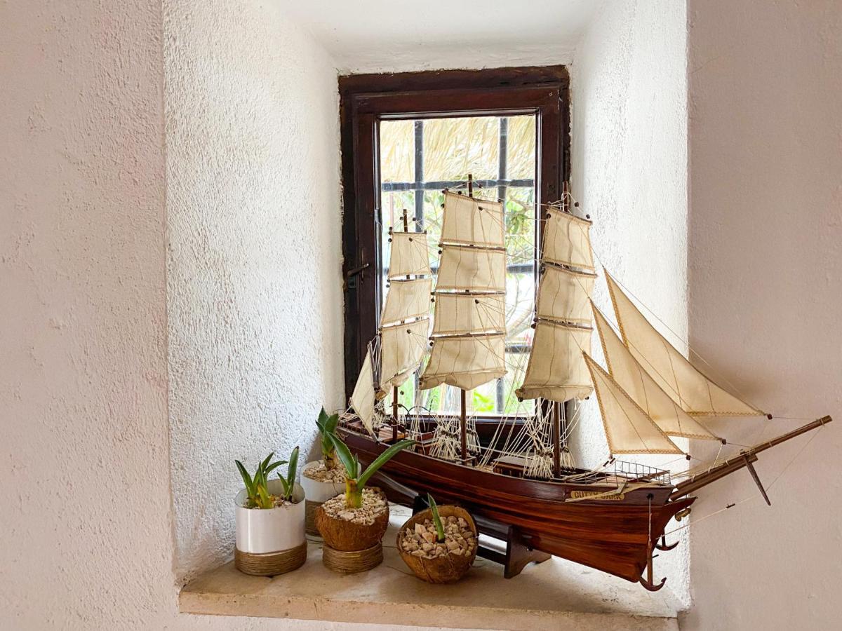 Charming Bohemian House In Perastヴィラ エクステリア 写真
