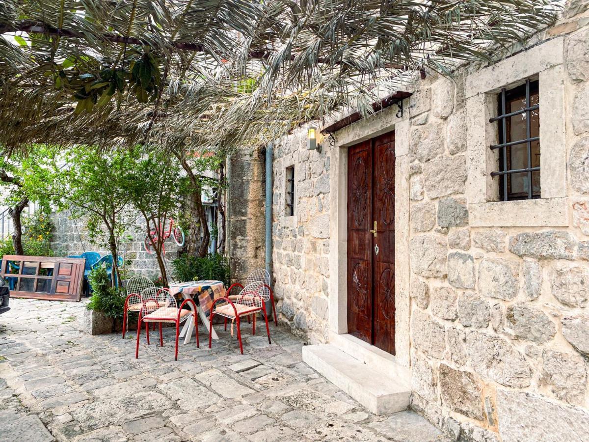 Charming Bohemian House In Perastヴィラ エクステリア 写真