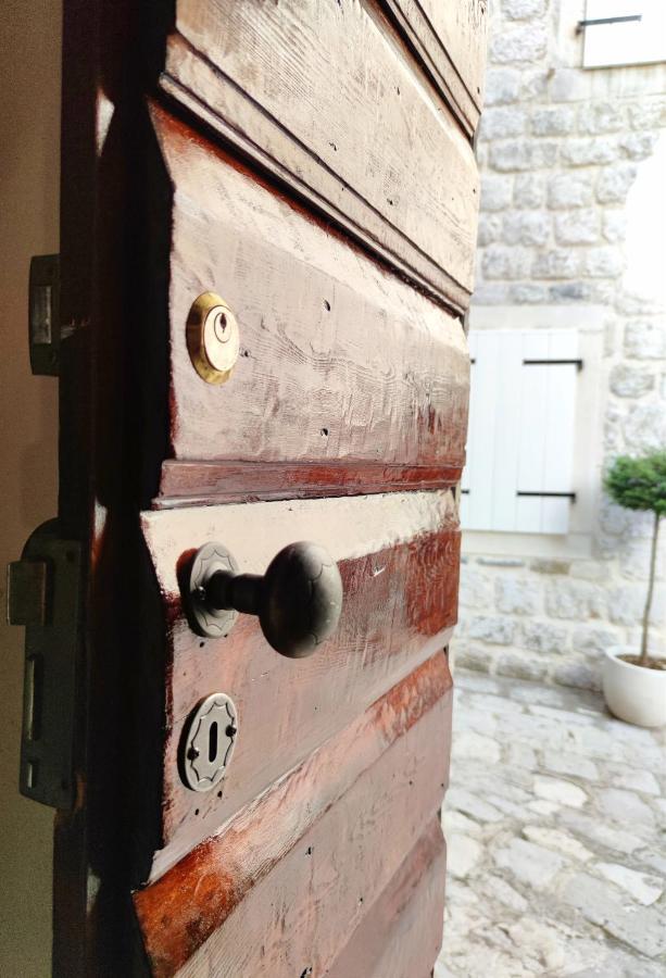 Charming Bohemian House In Perastヴィラ エクステリア 写真
