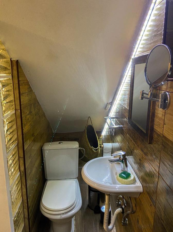 Charming Bohemian House In Perastヴィラ エクステリア 写真