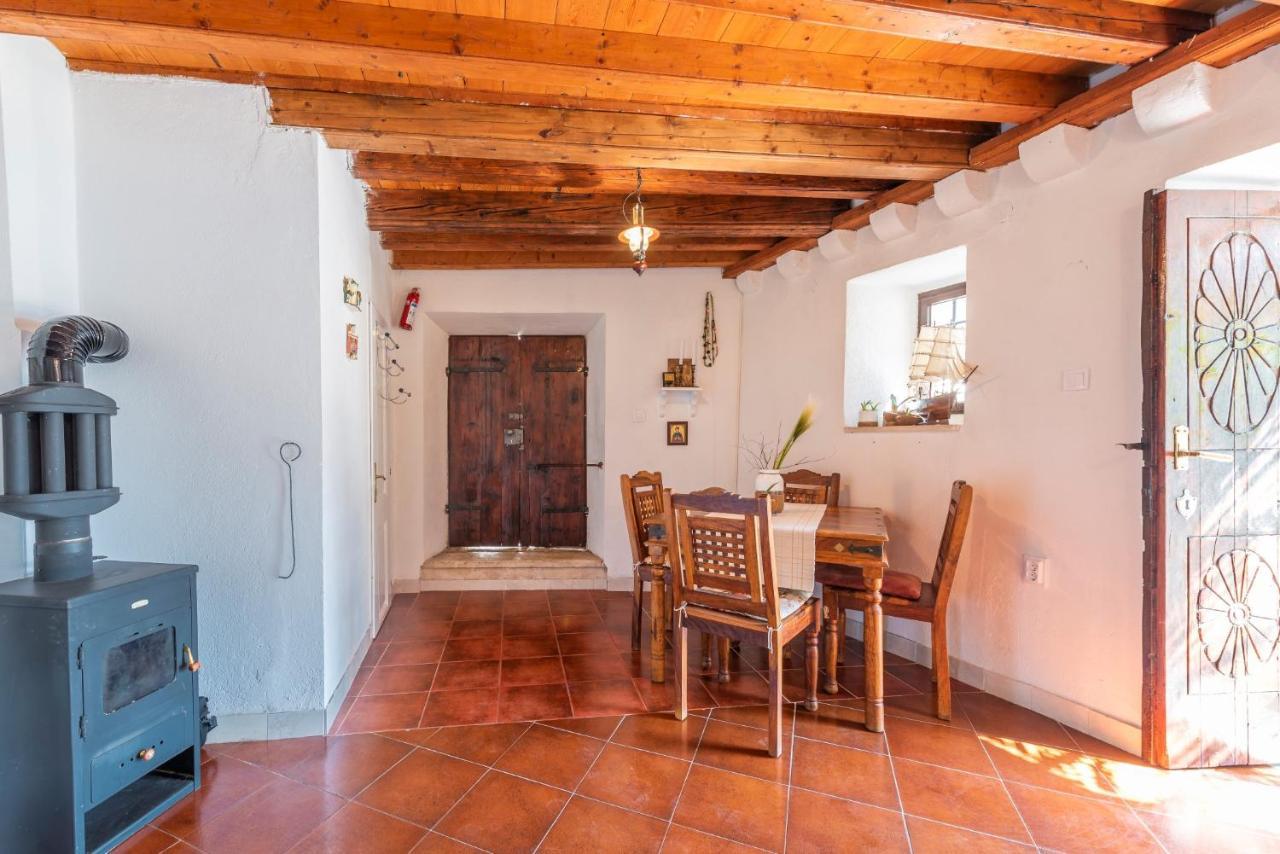Charming Bohemian House In Perastヴィラ エクステリア 写真