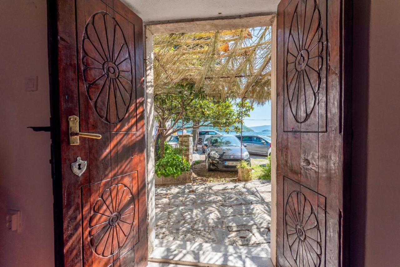 Charming Bohemian House In Perastヴィラ エクステリア 写真