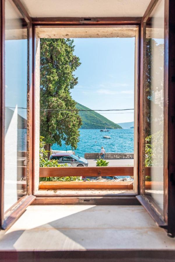 Charming Bohemian House In Perastヴィラ エクステリア 写真