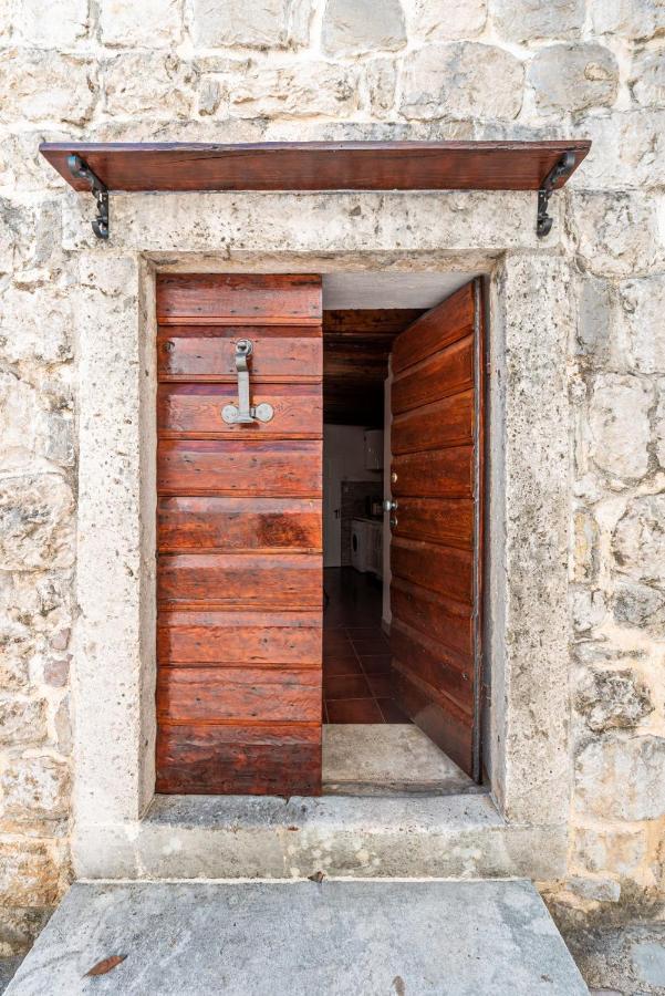 Charming Bohemian House In Perastヴィラ エクステリア 写真